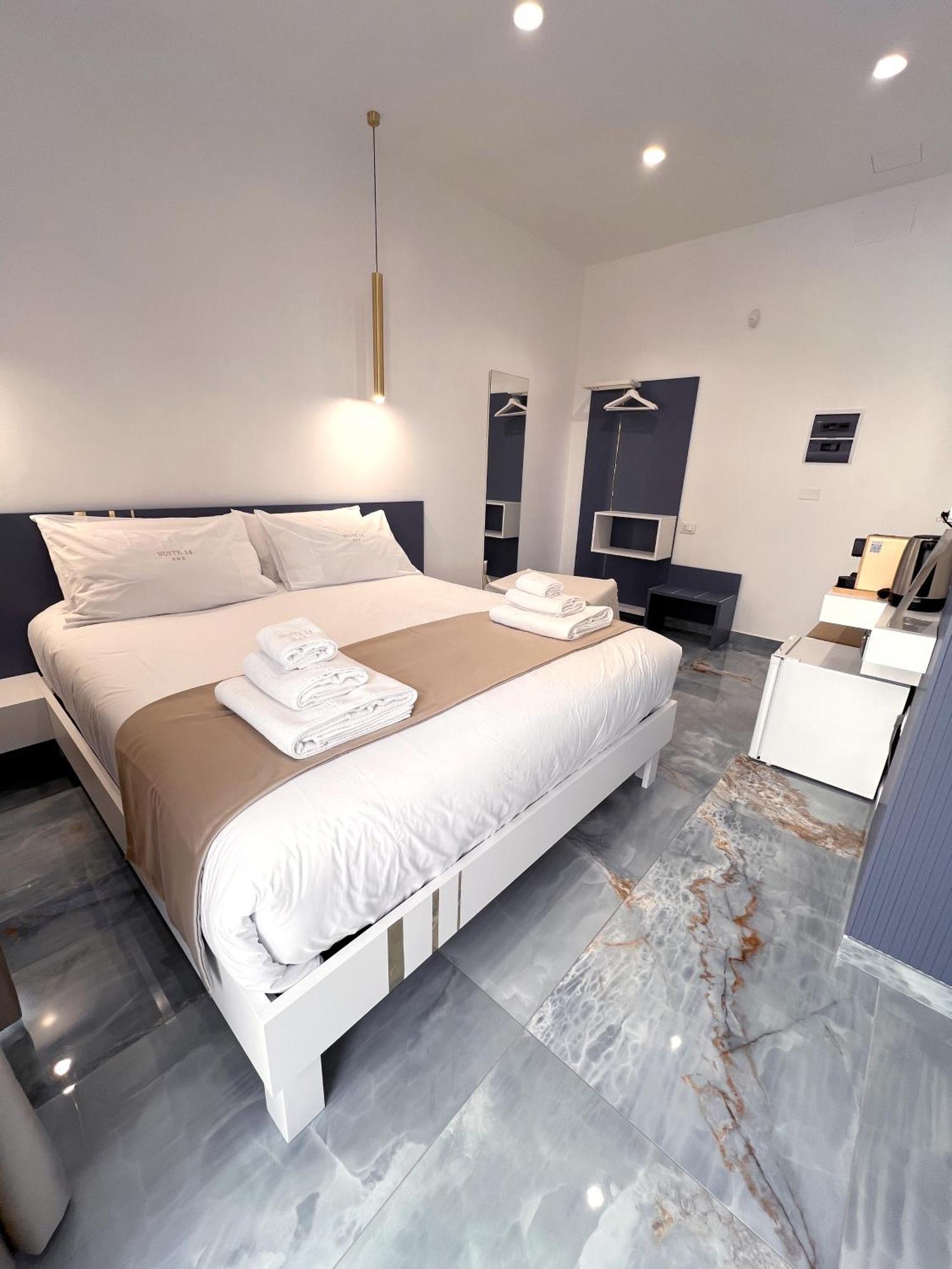 Suite 14 Scalea Exterior foto